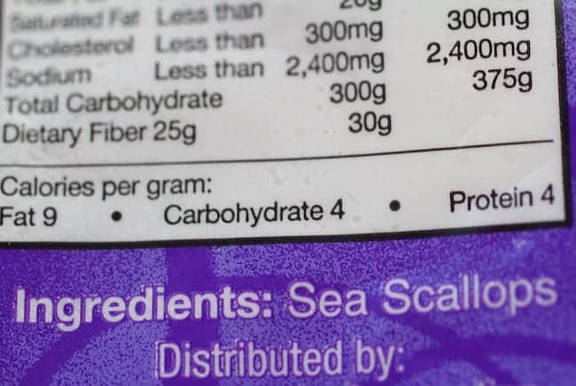 Photo of a bag of scallops showing the only ingredient is sea scallops.