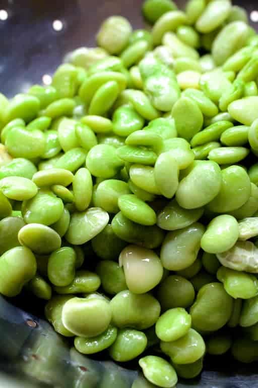 Close-up photo of lima beans.